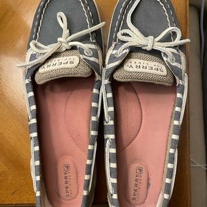 Sperry Women’s boat shoes